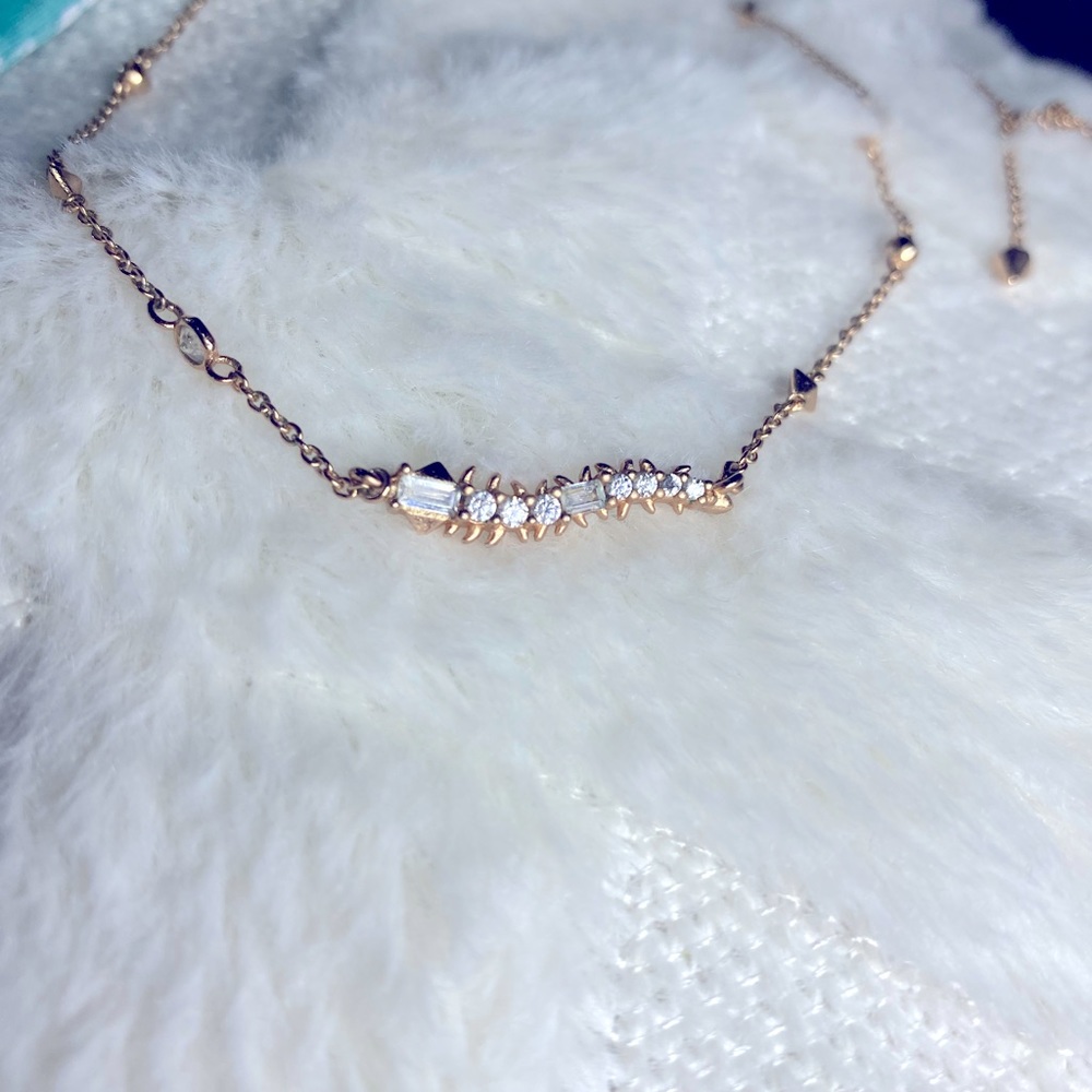 Kendra Scott RARE CaterpillarBaguette/Round Stone Necklace Rosegold - Picture 2 of 4